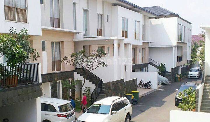 Rumah 2 Lantai Furnished SHM 3 Kamar Tidur 4m 1