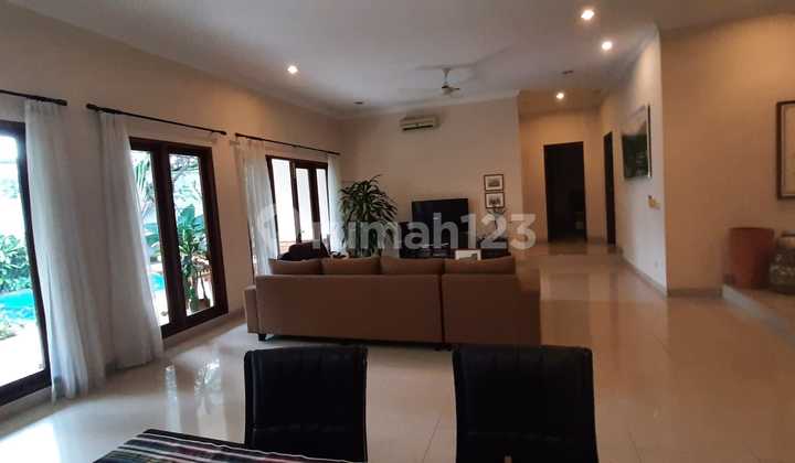 Nice House in Kemang Timur, Pool, 4 Bedrooms, 4 Bathrooms, Land Area 700m², Building Area 400m², Available 02.24 2