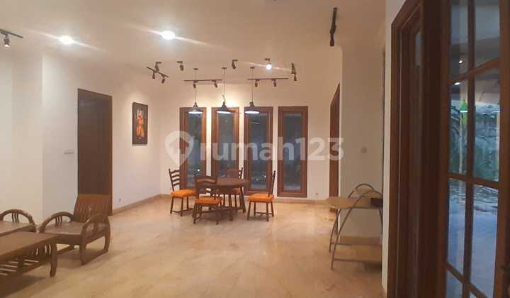 Rent Out Spacious Residential House in Kemang Ampera Madrasah with Pool 04.24 2
