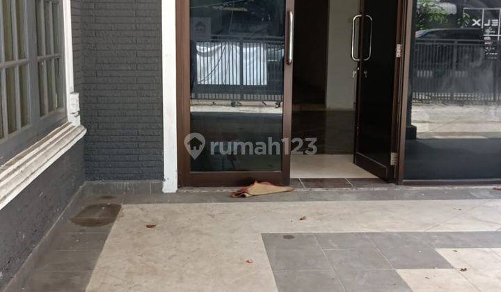 Rent Rumah Gandeng At Jakarta Selatan Samping Jalan Utama 04.2024 2