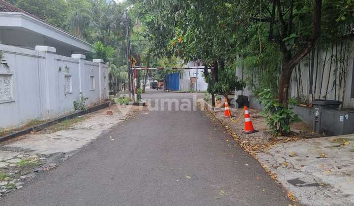 Single House At Kebayoran Baru With S.pool 2