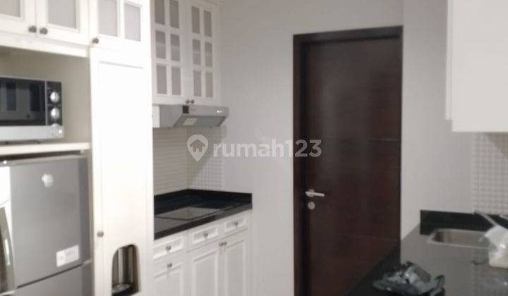 Apartement Gandaria Height 3 BR Semi Furnished 05,24 2