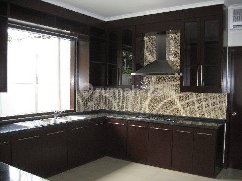 Rent House At Pejaten Lt 1069m² Lb 425m² 4 Br 4 Bath 07.24 2