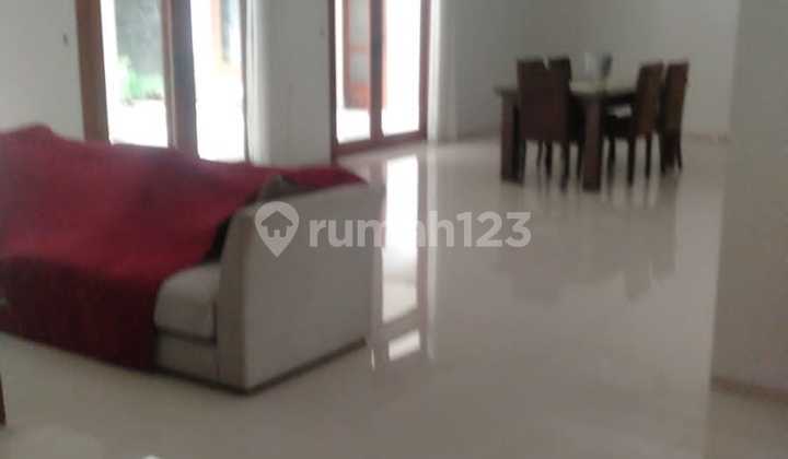 Disewakan rumah di Kemang Selatan Luas tnh 2000M KM 4 2