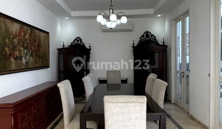 Contemporary House At Kemang Jakarta Selatan. Contemporary House At Kemang Jakarta Selatan.