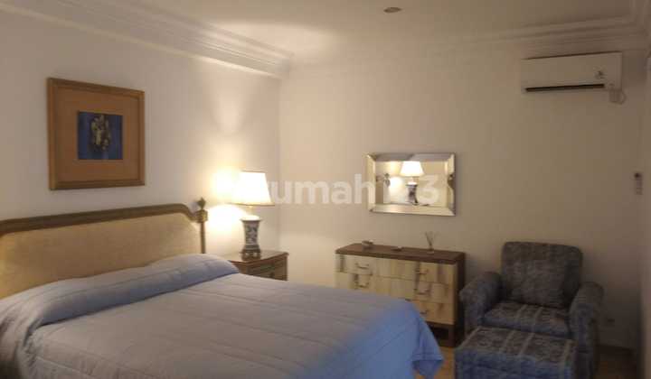 Disewakan Rumah Di Mega Kuningan Jakarta Selatan Lt 300 m2/09.25 2
