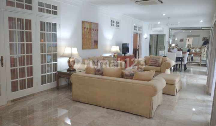 House for Rent in Mega Kuningan, South Jakarta, Land Area 300 m2/09.25