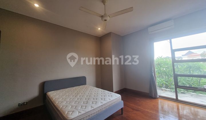 Rumah Kontrakan Bagus Semi Furnished di Kemang Jakarta Selatan. 2