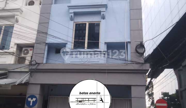 For Rent: 3-Storey Strategic Shop House by Pancoran Road with Ample Parking