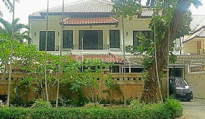 Disewakan Rumah Mewah 2 Lantai Di Senopati Rp990jt thn 01.25  2