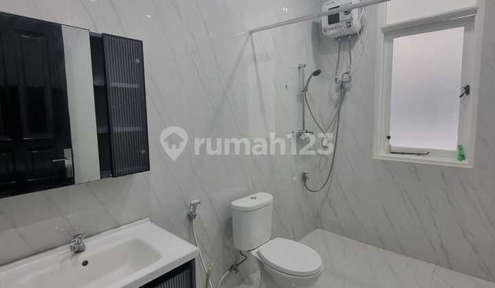 Di sewakan Rumah Di Kebayoran Jakarta Pusat SHM //II_12.25 2