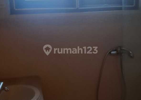 DiSewakan Rumah Menteng di Ki Mangunsankoro 8KT/6KT,LT1350/10.25 2