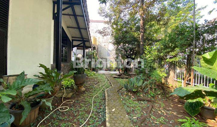 RUMAH HOOK DI PURI INDAH, BANGUNAN 1,5 LANTAI 2