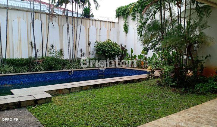 RUMAH STRATEGIS DI PERMATA HIJAU, BANGUNAN 2 LANTAI, ADA KOLAM RENANG, SEMI FURNISHED 1