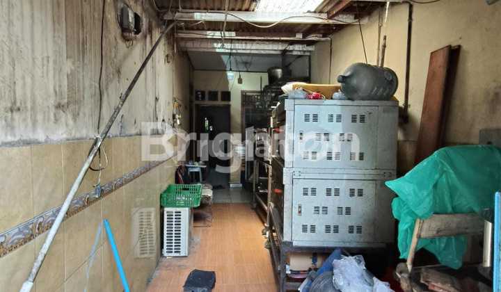 2-Story House in Jagakarsa Near Toll Road. Suitable for Mini Market/Clinic/Warehouse/Coffee Shop. 2