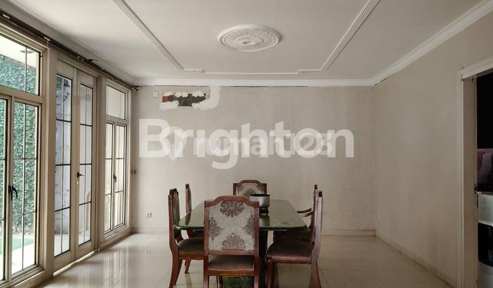 RUMAH ADEM&SWIM POOL DI RADIO DALAM, BANGUNAN 1 LANTAI 