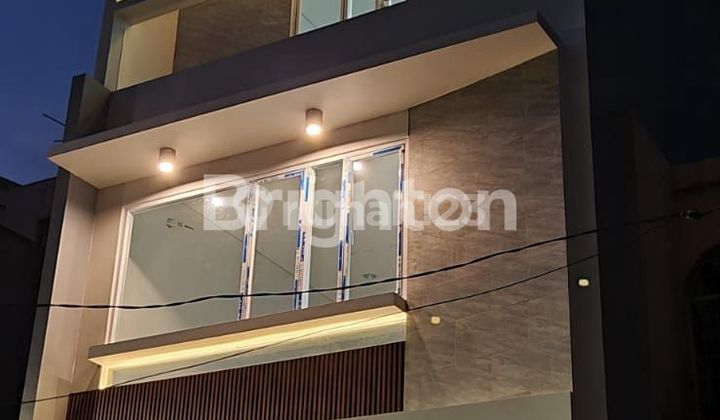 RUMAH BARU JARANG ADA DI DURI KEPA. BANGUNAN 3 LANTAI FULL