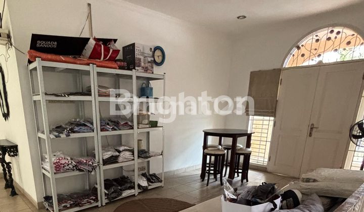 Rumah 2 Lantai Klasik Hook di Taman Kedoya Baru, Bangunan 2 Lantai. Turun Harga 9,5 M ->7,8 M Masih Nego