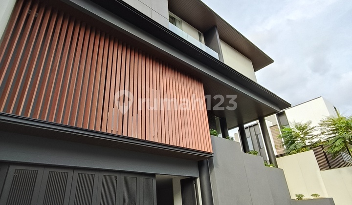 Rumah Hook Bagus Japanese Modrern Di Sunrise Garden. Bangunan 3 Lantai Rumah di Sunrise Garden SHM
