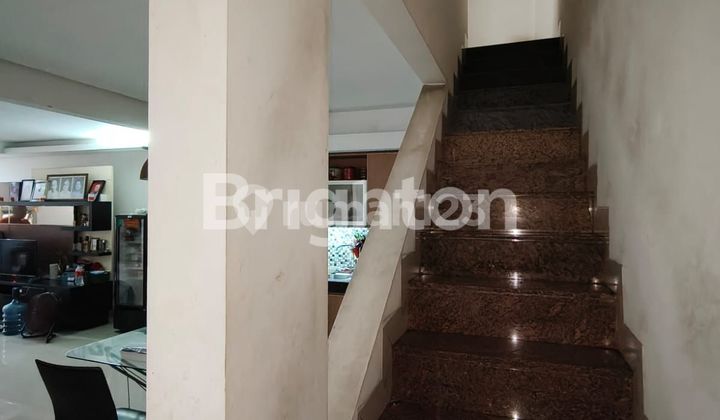 TIDY &amp; READY-TO-OCCUPY HOUSE IN PRIMA INDAH, JELAMBAR, 2-STORY BUILDING 2