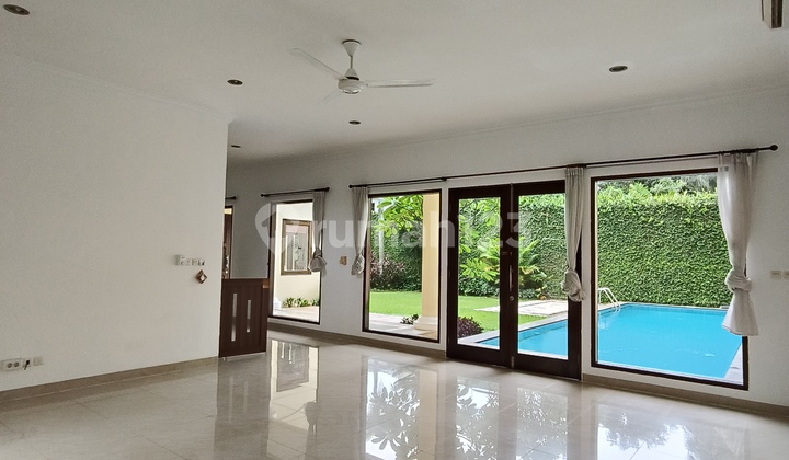 2-Story House in Pejaten. Beautiful House with Swimming Pool 2
