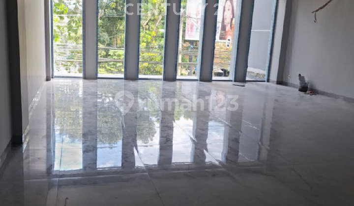 Rent a Shop House in Central Bandung, Busy Location 2