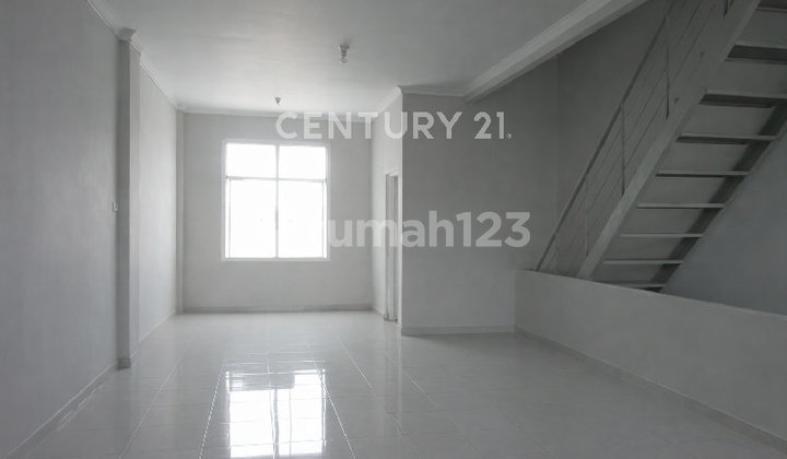 Commercial Shop House Many, New Parahyangan City, West Bandung Regency, West Java 2