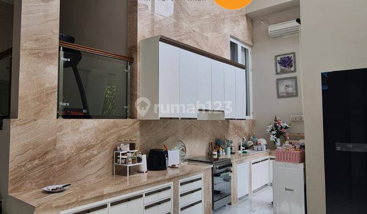 Rumah Semi Furnished Dengan Private Pool 3 Lantai Di Bsd City  2