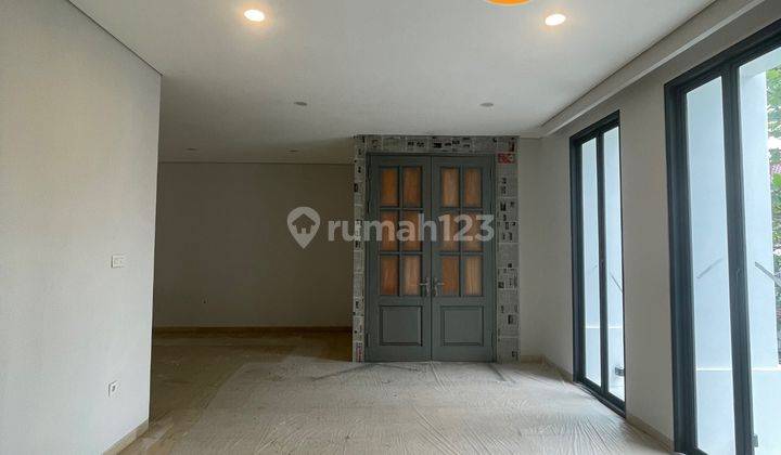  Brand New Rumah 3 Lantai Siap Huni Dekat Pondok Indah Dan Tol Jorr  di Veteran Jakarta Selatan  2