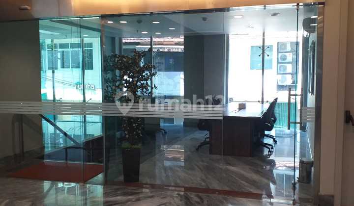Gedung Kantor di Kawasan Komersil di Kebayoran Baru,jakarta Selatan 2