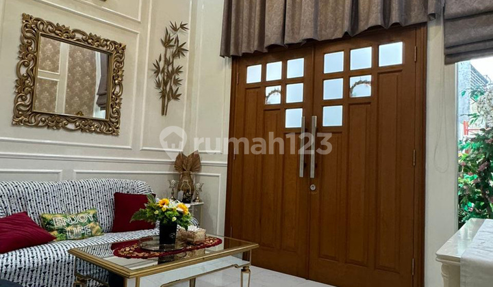 Di jual Rumah Cantik rapih Full Furnished 3 lantai di Melia residance Di jual Rumah Cantik rapih Full Furnished 3 lantai di Melia residance
