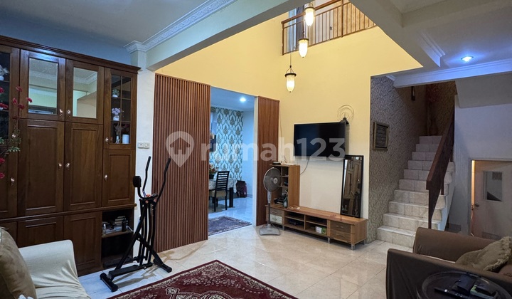 Jual Butuh Rumah Siap Huni 2 Lantai di Graha Raya