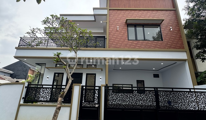 Brand New Rumah Bangunan Mandiri di BSD