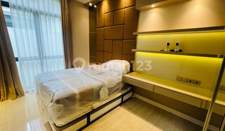 Navapark Ready-to-Occupy House 9.5 M Negotiable in BSD 2