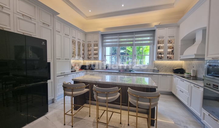 Rumah Mewah Siap Huni di BSD City Full Furnished 4 KM, SHM 