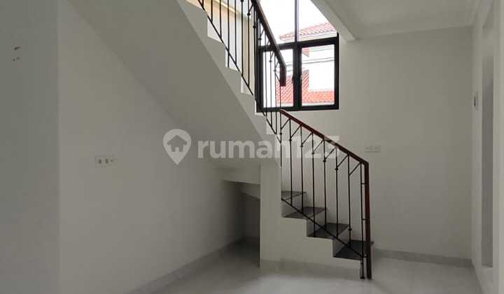 New Building House and Full Renovation in Nusaloka 2