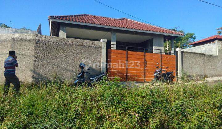 Dijual vila strategis  2