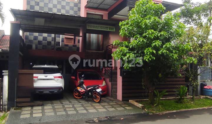 Rumah Bagus Minimalis 3 Lantai di Kencana Loka BSD City