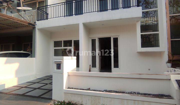 Rumah Bagus 2 Lantai SHM di Emerald Bintaro 2