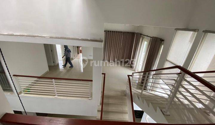 Rumah Bagus 2 Lantai SHM di Kebayoran Bintaro  2