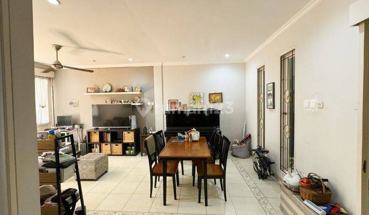 ruang makan rumah bagus murah ada rooftop