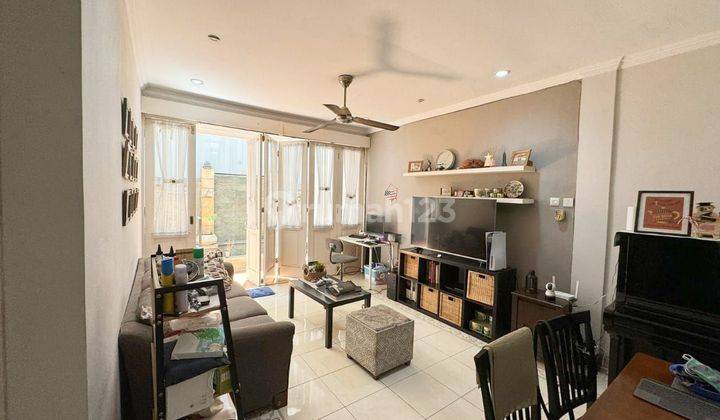 ruang keluarga rumah bagus murah ada rooftop