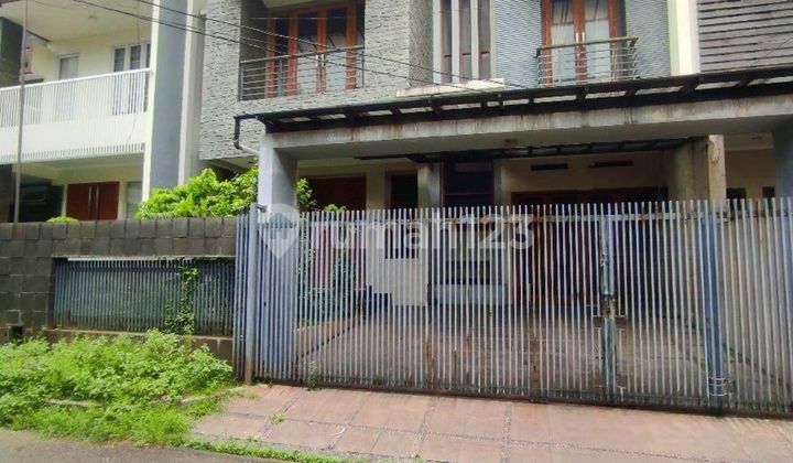 Nice 2-Storey Minimalist House with SHM in Pondok Indah