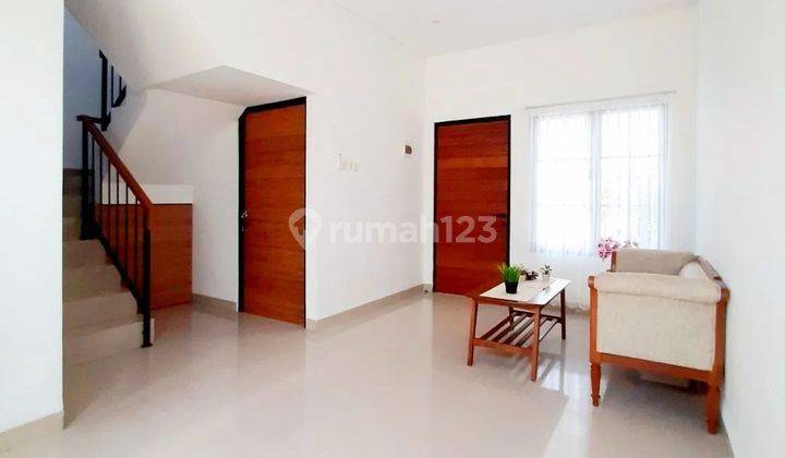 Rumah Bagus 2 Lantai Minimalis Furnished Di Graha Raya Bintaro  2