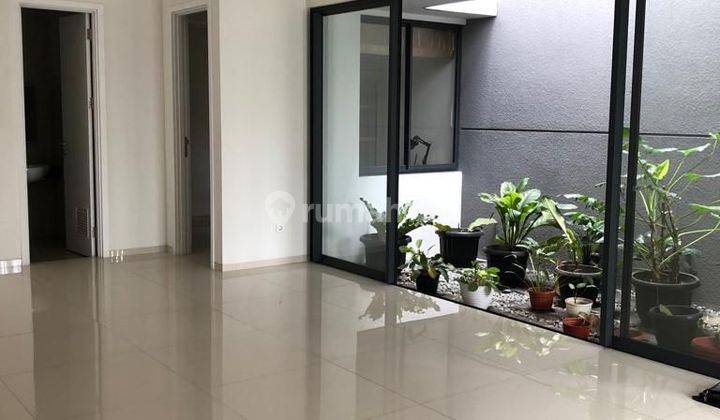 Rumah Bagus Minimalis 2 Lantai SHM di Kebayoran Bintaro  2