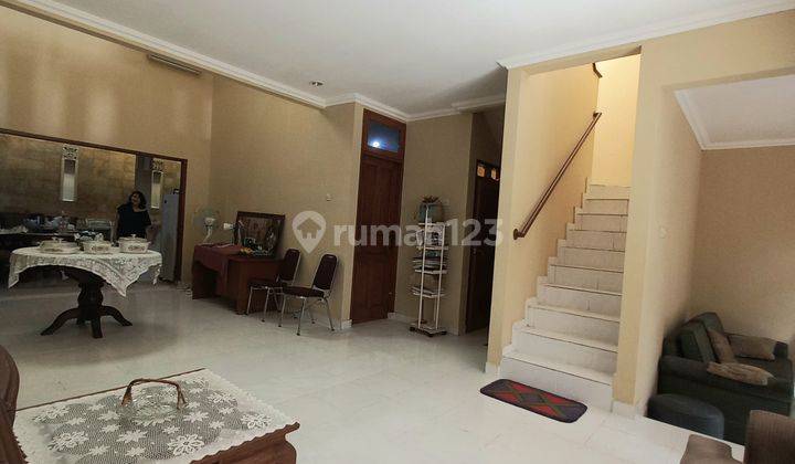 Rumah Lama Terawat 2 Lantai SHM Di Sektor 9 Bintaro  2