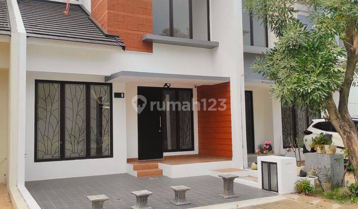 Rumah Bagus 2 Lantai SHM Selatan Di Graha Raya Bintaro  1