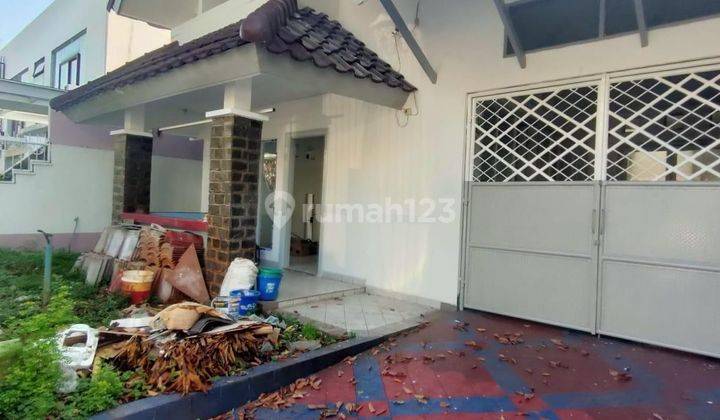 Rumah 2 Lantai Sudah Renovasi SHM Di BSD  2