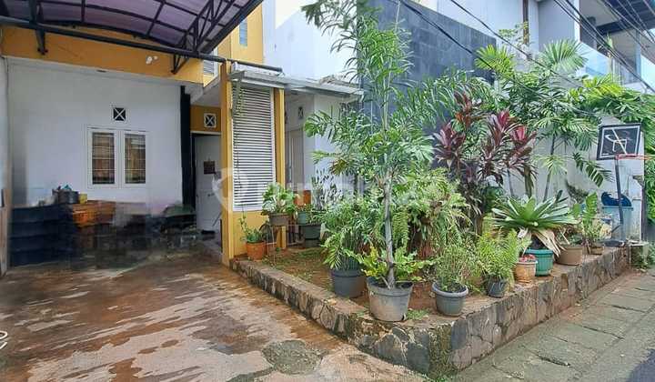 Minimalist 2-Story House with SHM in Graha Permai Ciputat