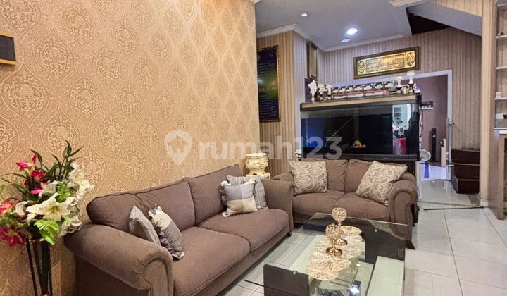 Rumah Bagus 2 Lantai SHM di Graha Raya Bintaro Rumah Bagus 2 Lantai SHM di Graha Raya Bintaro